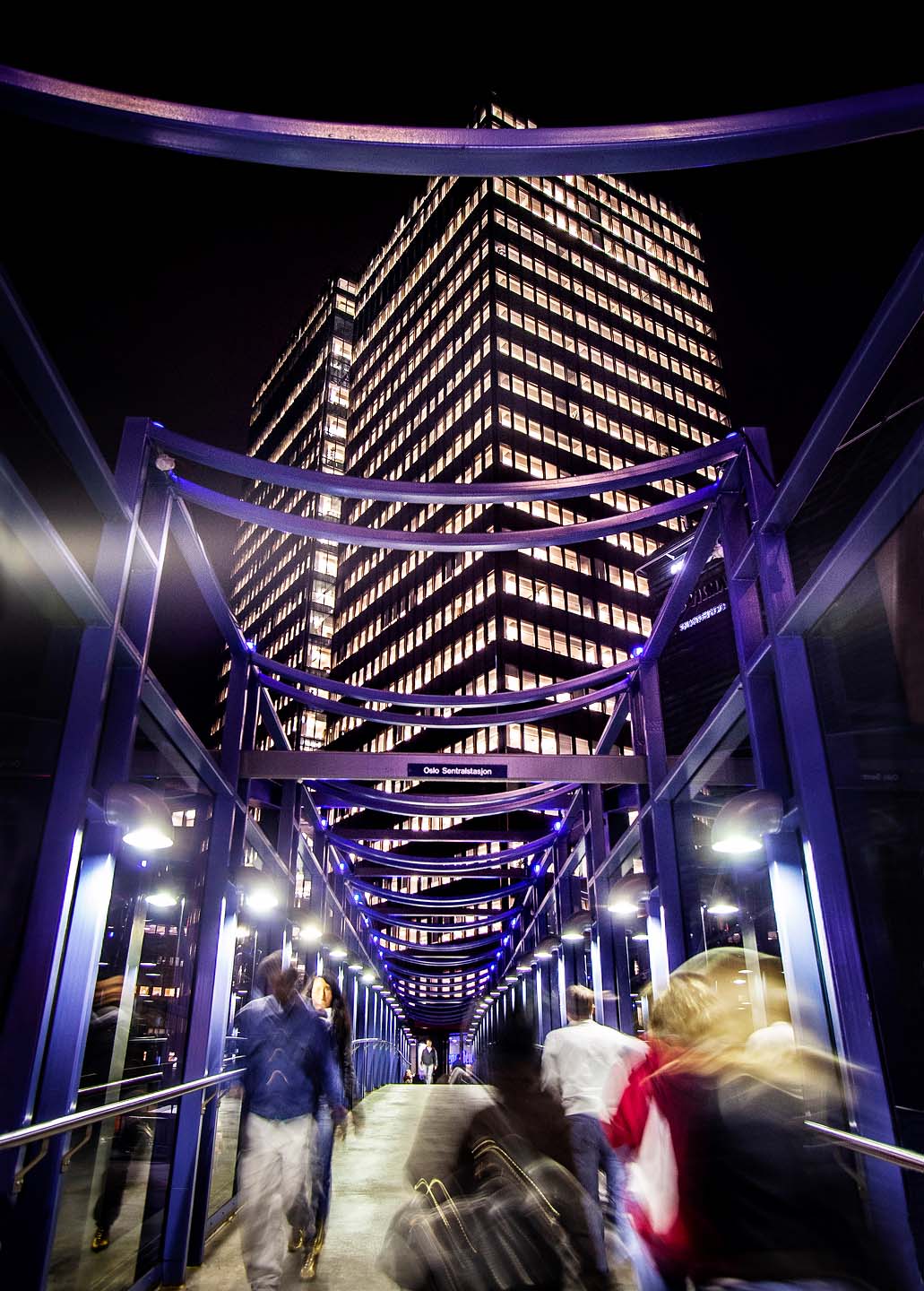 Pedestrian bridge at Oslo Central Station at night